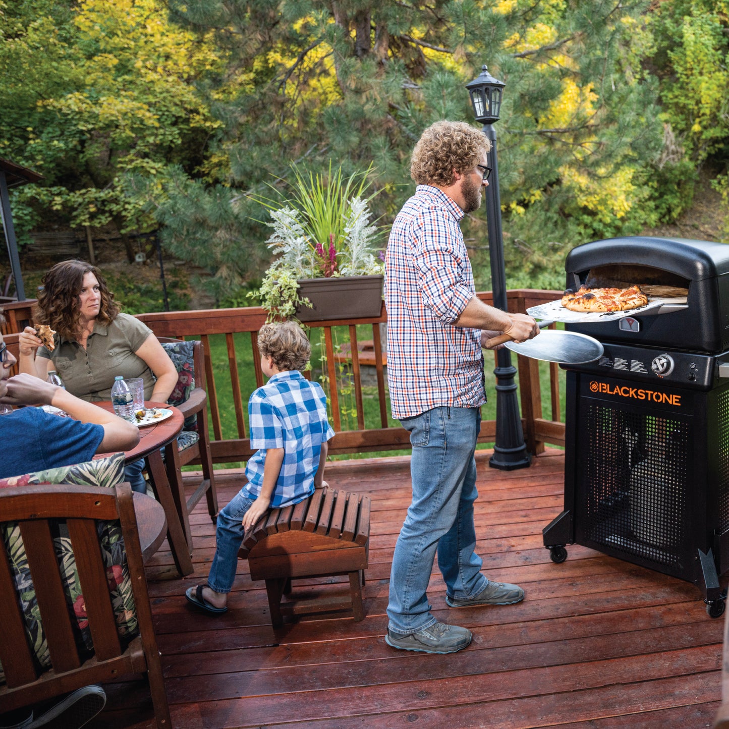 Blackstone Propane Outdoor Pizza Oven with Stand and Pizza Peel