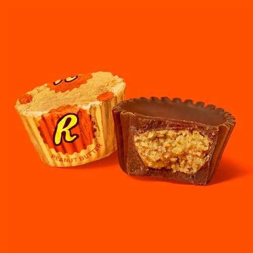 REESE'S Miniatures Milk Chocolate Peanut Butter Cups, Candy Party Pack, 35.6 oz