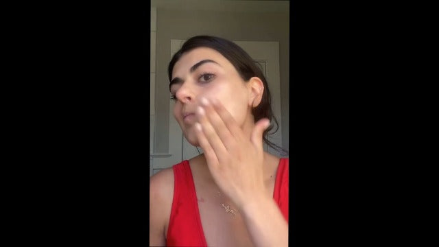 Dermaplaning Tool – Practical Eyebrow, Face and Peach Fuzz Hair Removal Razors for Women - With Vitamin C Facial Serum - 3 Pack Dermaplane Razor Blades