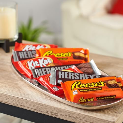 HERSHEY'S, KIT KAT and REESE'S Assorted Milk Chocolate Candy Variety Box, 27.3 oz (18 Count)