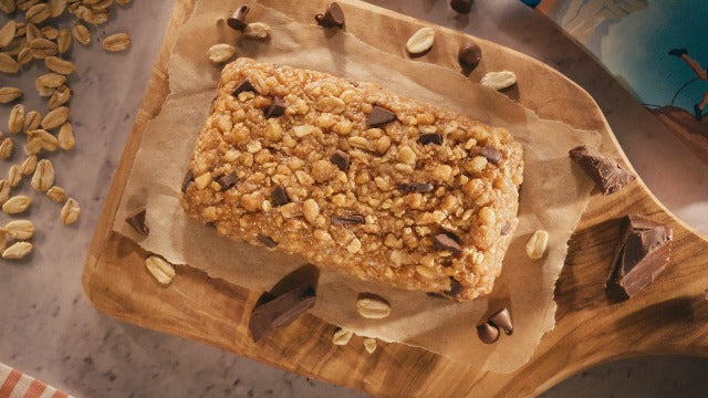 CLIF BAR - Chocolate Chip - Full Size and Mini Energy Bars - Made with Organic Oats - Non-GMO - Plant Based - 2.4 oz. and 0.99 oz. (20 Count)