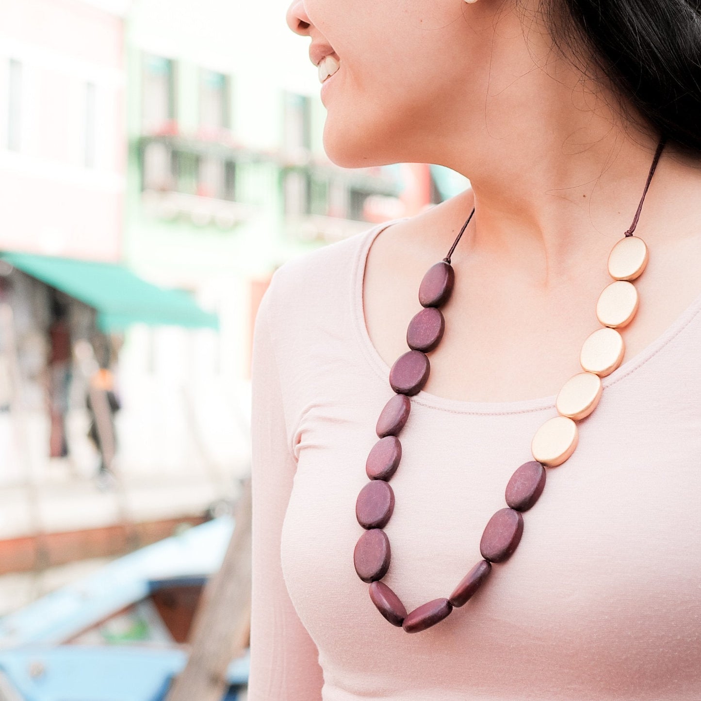 Burgundy and Gold Necklace - Guija Wooden Necklaces | LIKHÂ