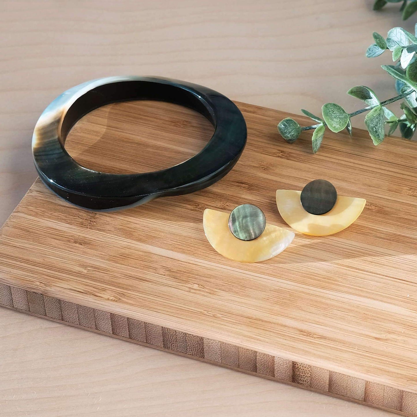 3-in-1 Dark Two-Tone Circle and Halfmoon Geometric Studs - Mother of Pearl Earrings | LIKHÂ