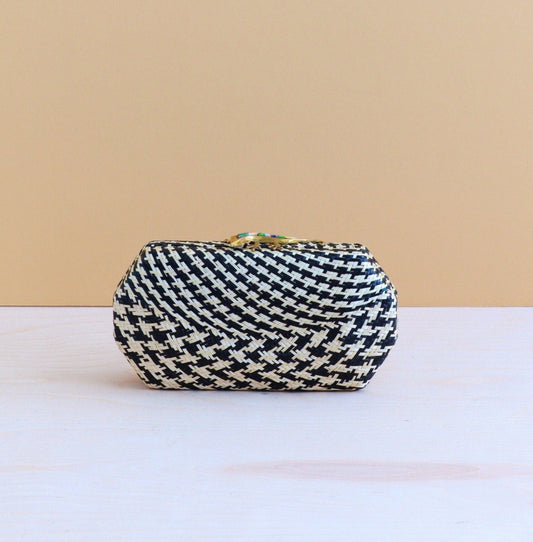 Black Houndstooth Clutch - Handwoven Clutch | LIKHÂ