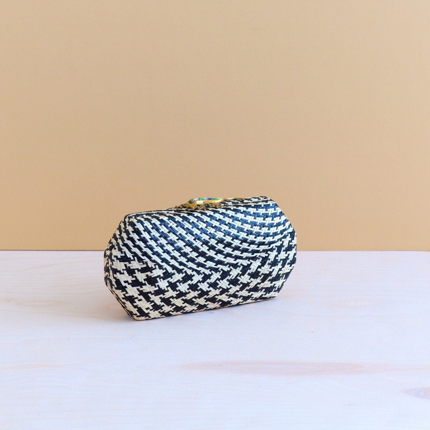 Black Houndstooth Clutch - Handwoven Clutch | LIKHÂ