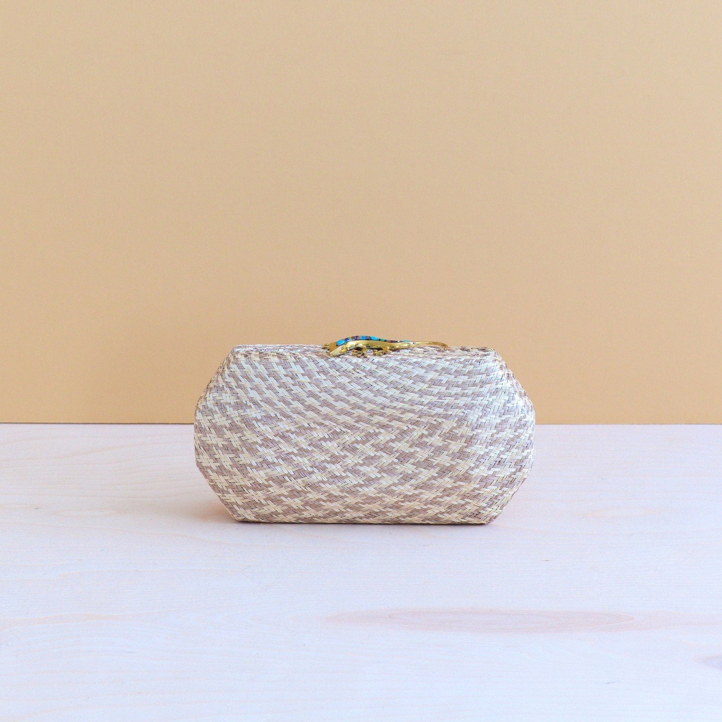 Dusty Rose Houndstooth Clutch - Straw Clutch | LIKHÂ
