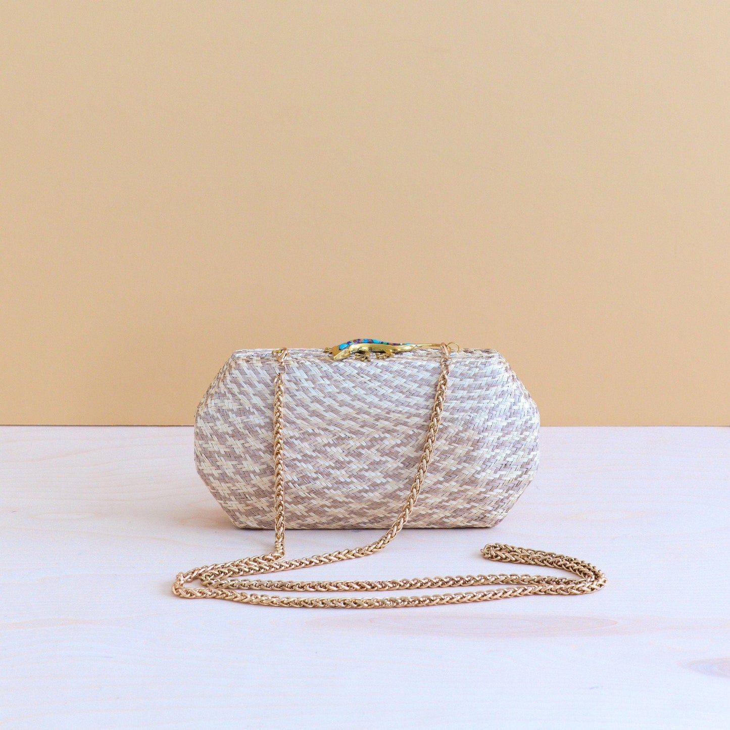 Dusty Rose Houndstooth Clutch - Straw Clutch | LIKHÂ