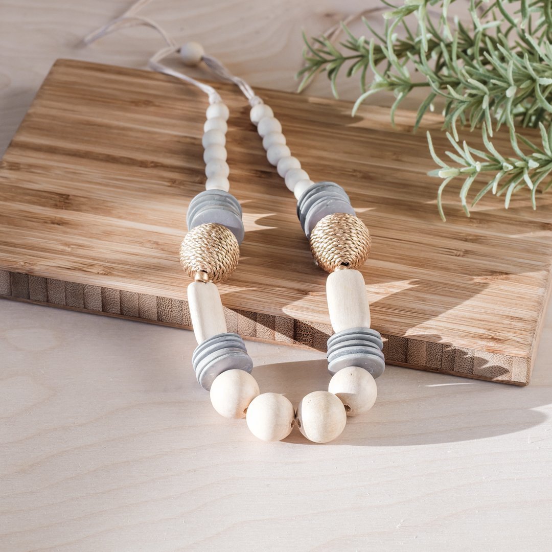Cream Bead Necklace - Bombon Artisan Necklace | LIKHÂ