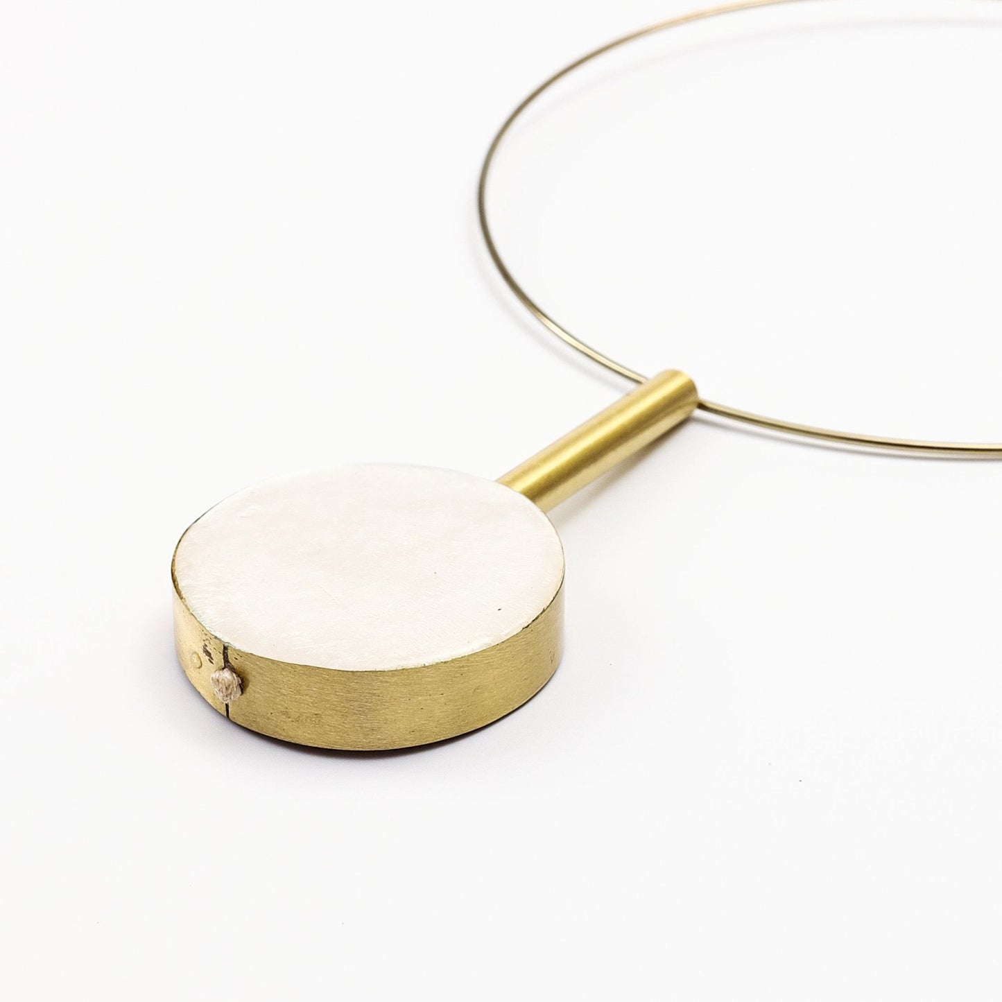 White Statement Necklace - Handmade Choker Pendula | LIKHÂ