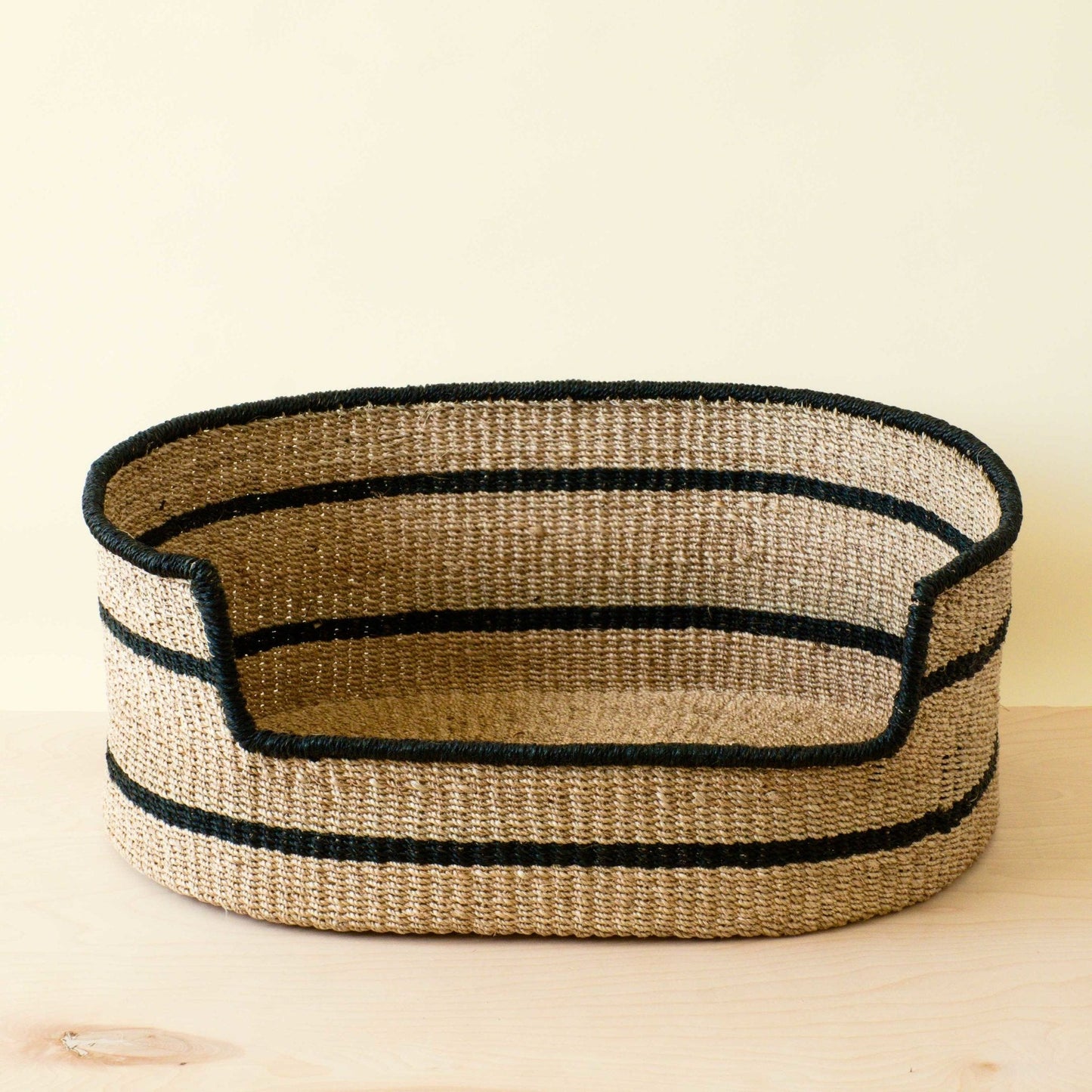 Woven Pet Bed - Wicker Dog Basket Pet Furniture | LIKHÂ