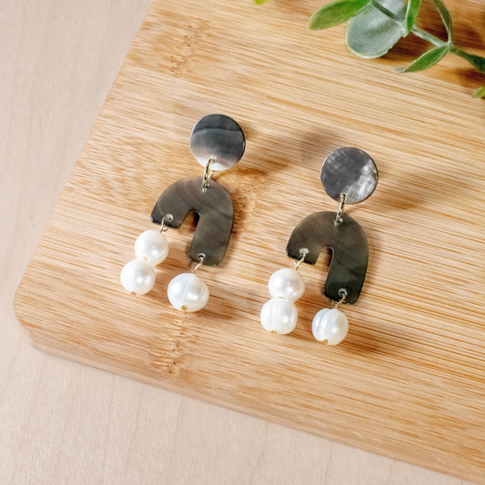 Mother of Pearl Black Asymmetrical Earrings | LIKHÂ