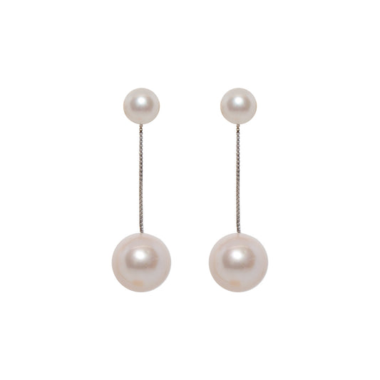 Short Silver Gleaming Pearl Earrings