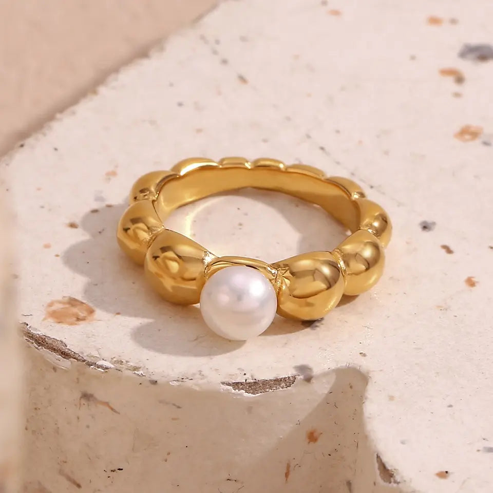 Maria Ring - Pearl Flower Ring