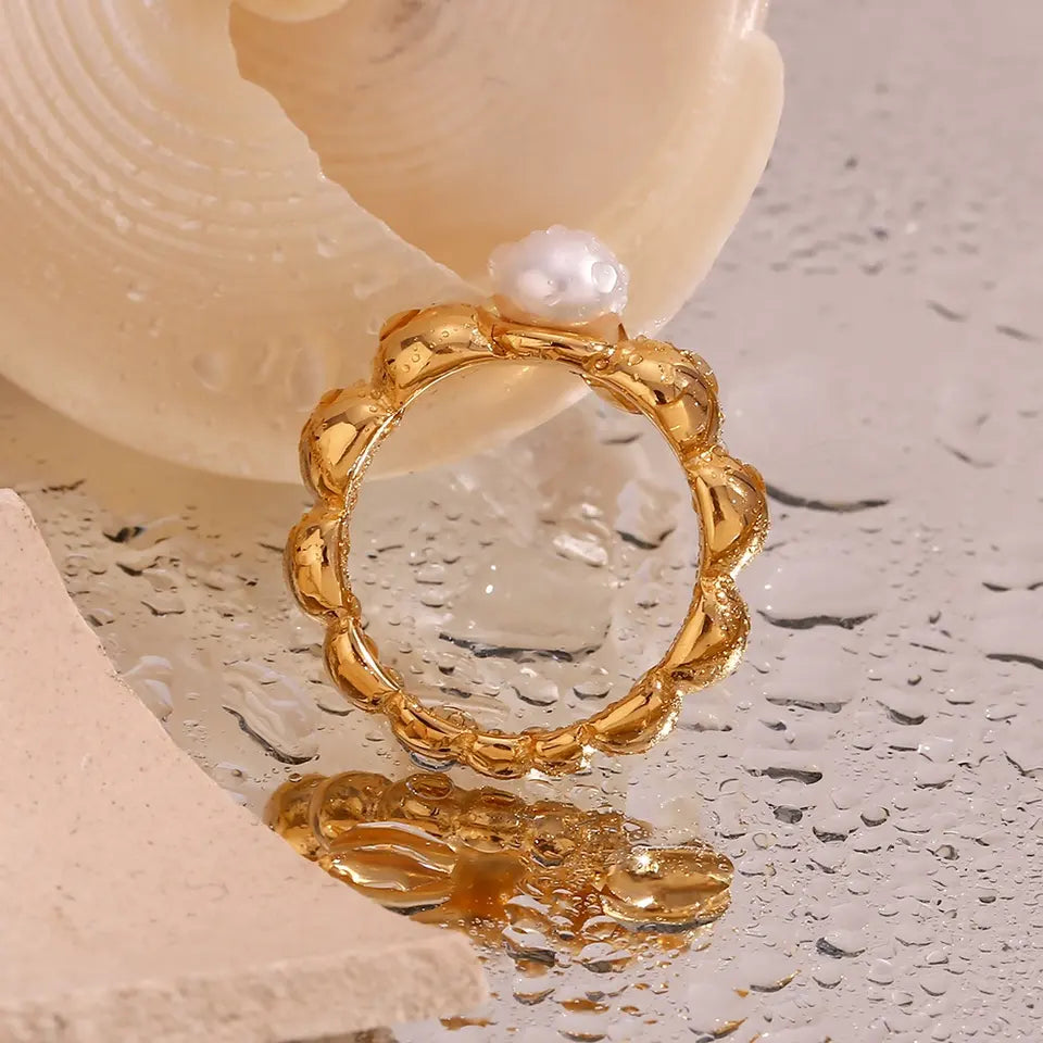 Maria Ring - Pearl Flower Ring